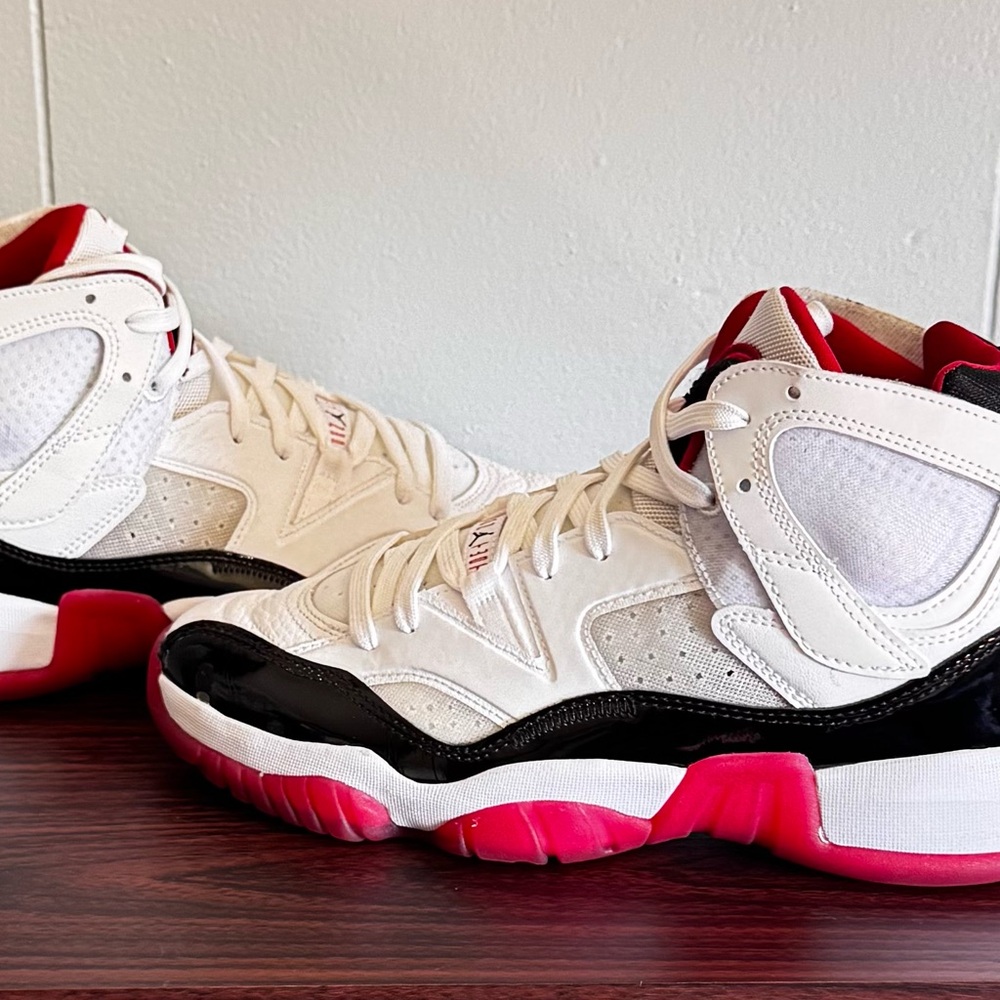Nike Jordan Jumpman Two Trey DO-1925 
White Black and Red High-Tops size 8.5